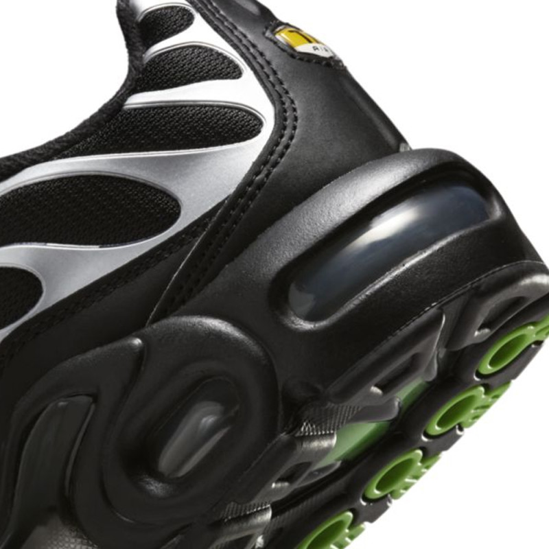 Baskets Enfant Nike Air Max Plus Tn Noir Et Vert Chez Dm Sports