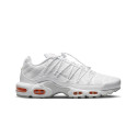 BASKETS NIKE AIR MAX PLUS UTILITY BLANCHES