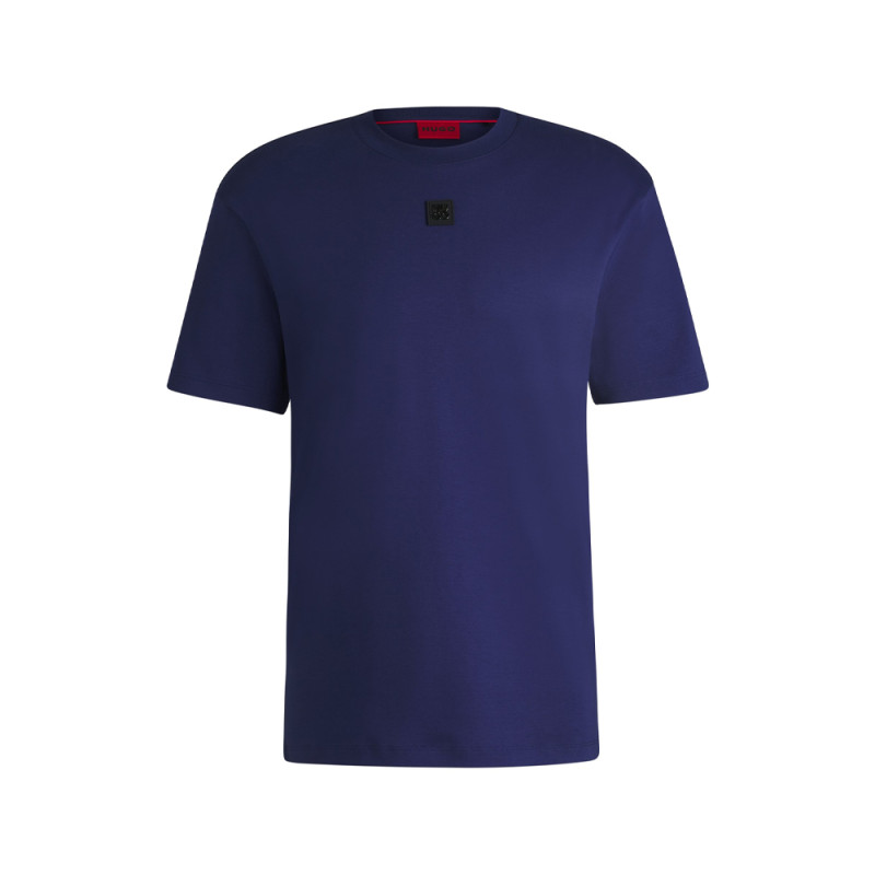 T-SHIRT BLEU MARINE DALILE HUGO AVEC UN LOGO CONTRASTANT SUR LA POITRINE