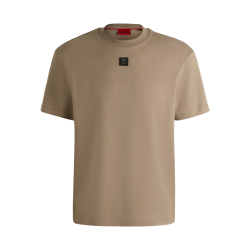 T-shirt marron DALILE HUGO avec un logo contrastant sur la poitrine